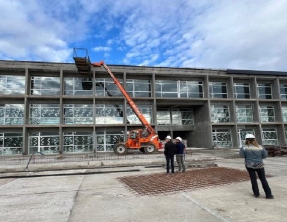 Este proyecto educativo es una iniciativa significativa de la Mutual del Sindicato, destinada a proporcionar una educación de calidad a la comunidad petrolera.