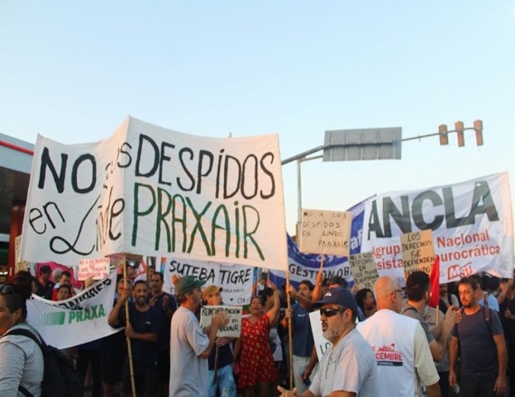 La protesta recibió una amplia solidaridad de otros gremios y de los partidos políticos. Si bien hubo una reunión de los representantes de la multinacional con el sindicato, no se llegó a un acuerdo.