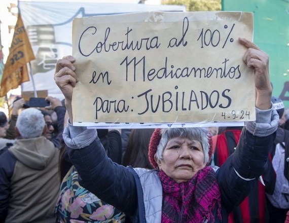 “En la actual gestión no se compraron ni otorgaron elementos de fisiatría. La entrega de medicamentos para tratamientos oncológicos tiene demoras de hasta 2 meses. Los jubilados tienen que pagar aranceles diferenciados”, denunció ATE.