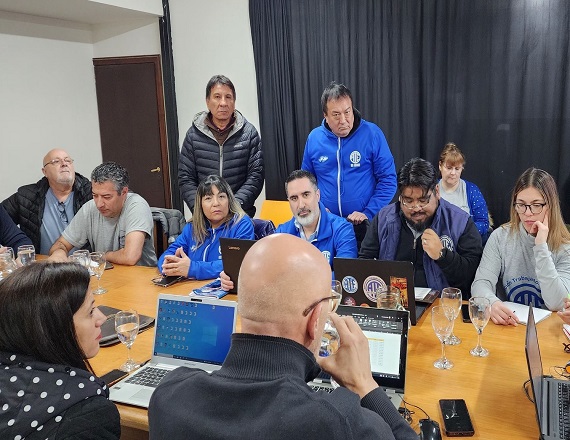 Las convocatorias, que surge desde el Ministerio de Trabajo y Empleo de Tierra del Fuego, tendrán como lugar físico de las reuniones la Delegación de Gobierno en la ciudad de Tolhuin, calle Rupatini Nº 285.