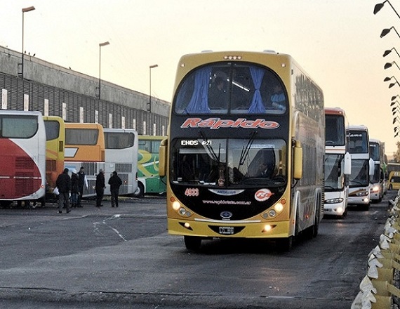 “La posición de UTA no es caprichosa, ni extorsiva como nos pretenden calificar, queremos un salario digno, en línea con la inflación, acorde a las tareas que desarrollamos diariamente”, resaltó el gremio de los choferes de colectivos.