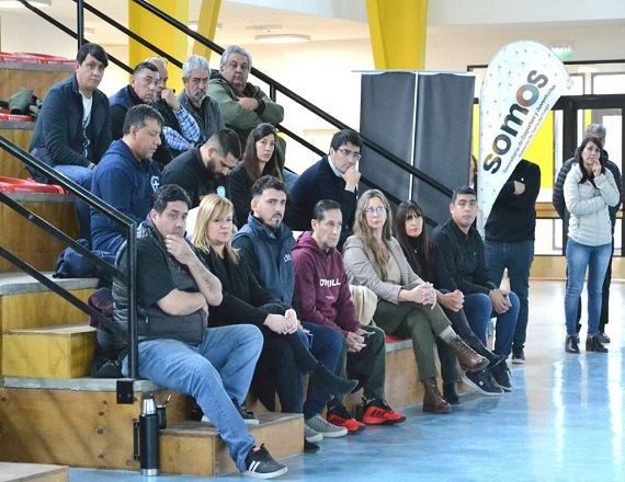“Desde Buenos Aires es fácil opinar sin recorrer nuestras calles, dialogar con los vecinos y ver lo que significa estar en este territorio y poder hacer soberanía, que es para lo que se creó la Ley 19.640”, sostuvo Karina Fernández.