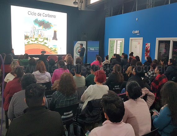 “Tenemos un plan de capacitación en el cual va sumándose más gente, tenemos capacitaciones que son generales y capacitaciones que son específicas para los docentes de Escuelas Técnicas”, indicó Carina Trejo, Secretaria Gremial de AMET.