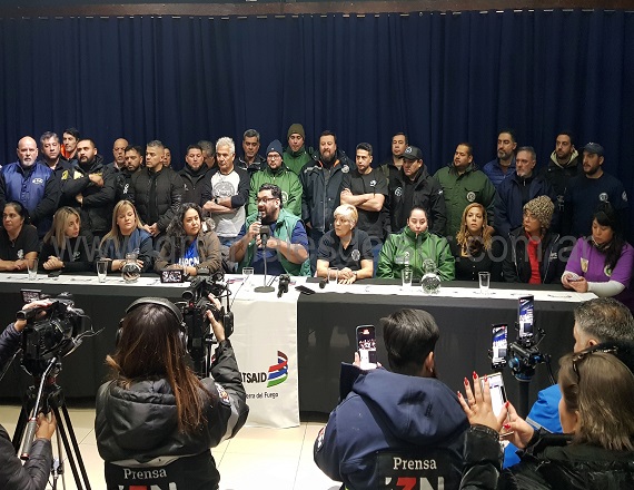 “Decimos no a la quita de aranceles, y no a la pérdida de fuentes de trabajo. La Confederación General del Trabajo Río Grande sigue en lucha”, remarcó Guillermo Vargas.