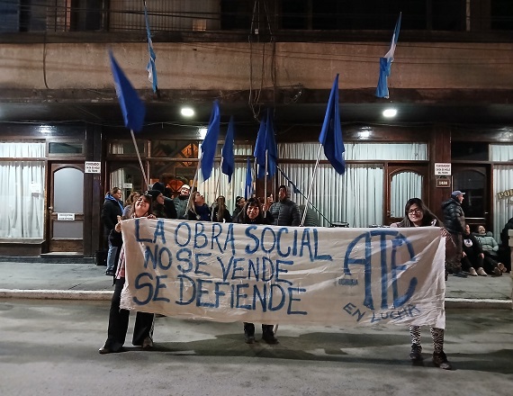 “Nuestra presencia como ATE a nivel provincial es para decirles que una vez por todas se pongan a trabajar, y cuanto antes, porque es agobiante y muy grave lo que está pasando”, refirió Felipe Concha respeto a la Obra Social OSEF.