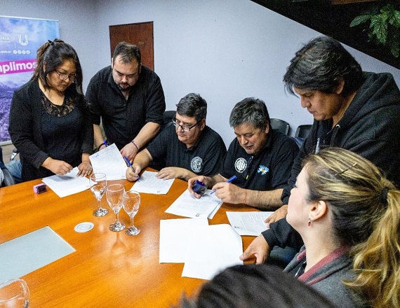 “Traer estabilidad laboral a los compañeros es un acto significativo teniendo en cuenta la realidad del país”, resalto el Secretario General del SOEM de Ushuaia, Manuel Ojeda.