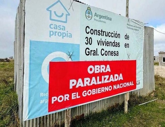 La supuesta recuperación que promociona el Gobierno no se está traduciendo en nuevos puestos de trabajo. En paralelo, se acentuó la caída de los trabajadores en blanco dentro del total de ocupados.