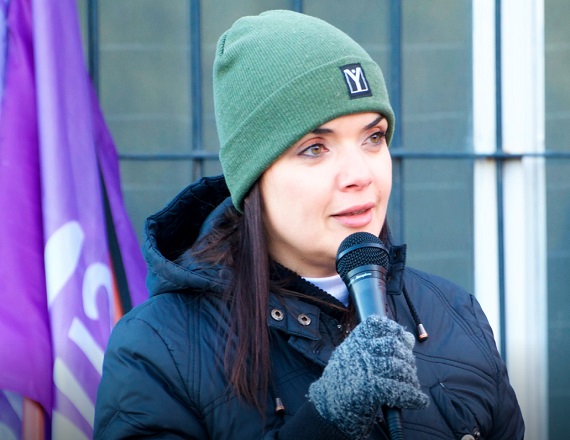 “Más de 700 docentes no habían cobrado lo de marzo, incluso algunas cuestiones trabajadas en febrero”, detalló Soledad Rottaris y remarcó, “si no peleamos nosotros, nadie va a venir a pelearlo”.