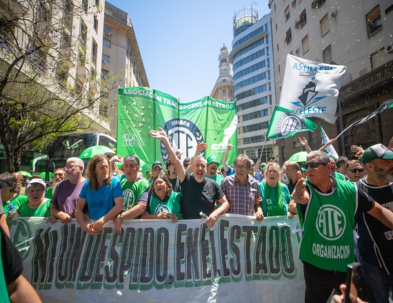 “Ni las facultades delegadas oportunamente otorgadas, ni la Ley Bases, justifican este pisoteo al derecho a la estabilidad en el empleo público”, resaltó  Rodolfo Aguiar.