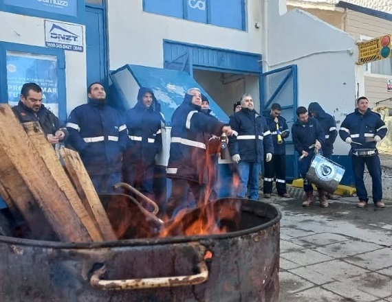 La decisión fue adoptada tras las asambleas realizadas en los sindicatos de base de La Plata, Mar del Plata, Bahía Blanca y la región patagónica. Habrá movilización hacia la sede central de Camuzzi y ENARGAS en CABA.