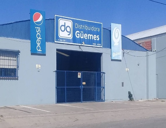 El cierre de las distribuidoras Güemes, y Ferrini e Hijos SRL, de la ciudad de Cruz del Eje en el norte de la provincia de Córdoba, se debe a la caída de las ventas.