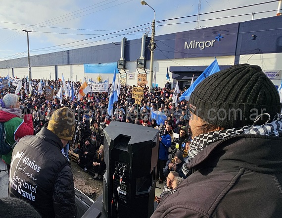 “Los empresarios que expresaron su asombro por el anuncio de las modificaciones de los aranceles en mayo, ahora quieren avanzar sobre la reducción de los puestos de trabajo”, expresó la UOM Río Grande.