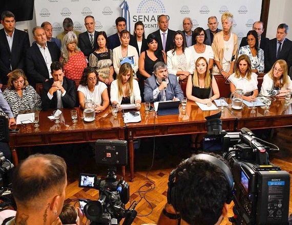 “Esperamos el tiempo prudencial para agotar las instancias de diálogo con el Gobierno nacional y los Senadores del oficialismo y sus aliados. Ya no hay más tiempo: hay que derogarlos”, remarcó la Senadora nacional Cristina López.