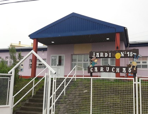 “La seguridad en las instituciones escolares es una responsabilidad indelegable del Estado. Exigimos a las autoridades del Ministerio de Educación de la provincia que tomen las medidas necesarias”, remarcó el SUTEF.