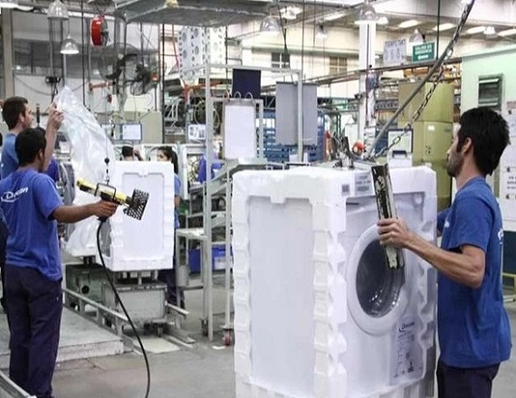 Debido a la merma de la venta de productos de línea blanca, la planta rosarina de Electrolux ubicada en el barrio Las Delicias decidió extender las suspensiones rotativas de trabajadores hasta principios del mes de enero.