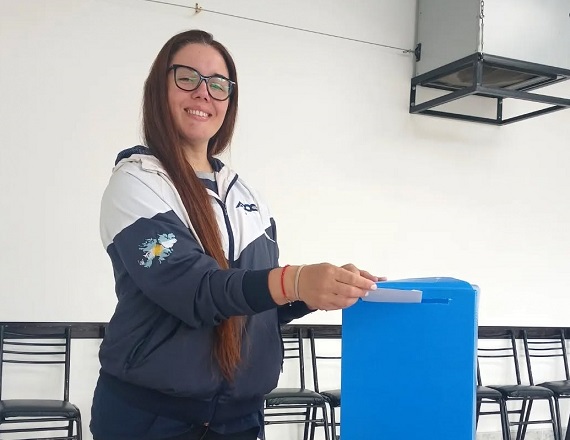 “Contamos con nueva Comisión Directiva para el período 2025-2029, que asume con la convicción de seguir trabajando por una APOC más fuerte, más unida y más presente en cada desafío que se nos presente”, resaltó Valeria Regueiro.