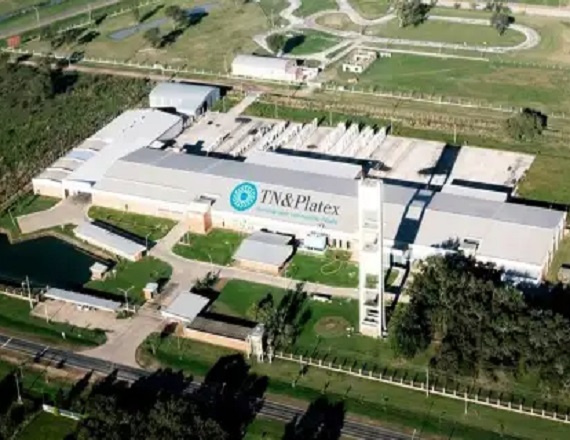 Los operarios de la planta tucumana denunciaron suspensiones y despidos y avanzaron con un reclamo en las puertas de la compañía. La empresa busca deshacerse de ciento cuarenta empleados.