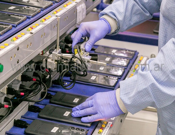 “Hoy entra en vigencia una decisión que golpea de lleno a nuestra capacidad productiva y pone en riesgo el trabajo de miles de familias fueguinas. Avanzar hoy con arancel cero es retroceder en soberanía productiva”, afirmó Martín Pérez.