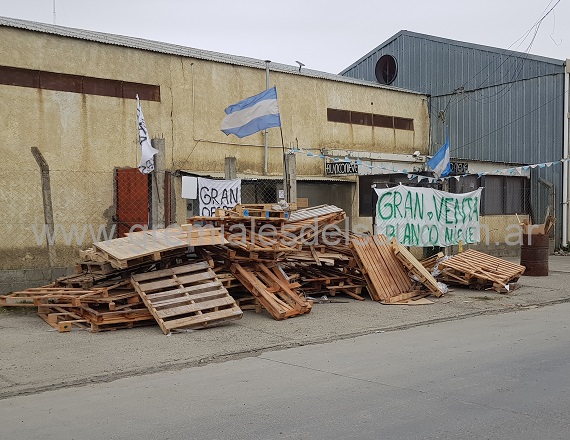 “Desaparecidos totalmente, ni la Gerenta, ni el responsable de Recursos Humanos, no sé si se han ido de la isla, pero es un abandono total”, dijo Silvia Vidal respecto de los responsables locales de la empresa Blanco Nieve.