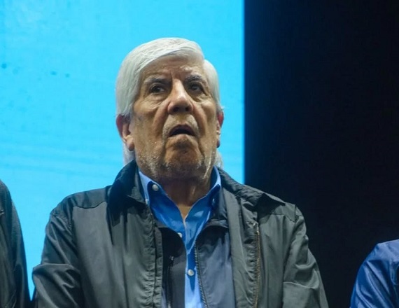 El acuerdo salarial firnado por el gremio que conduce Hugo Moyano consiste en: Marzo 2%; Abril 1,8%; Mayo 1,7%; Junio 1,6%; Julio 1,5%; Agosto 1,5%; ademas de una suma no remunerativa.