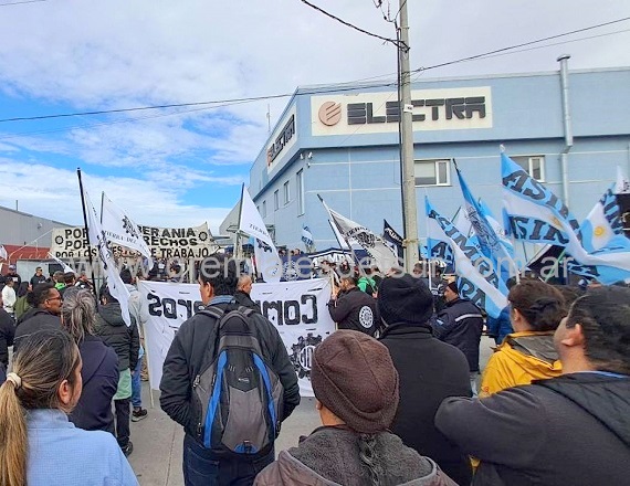 El escrito tambien pide declarar a las organizaciones gremiales y a los trabajadores, como “Administradores Responsables y Temporarios” del control del predio de calle Thomas Bridges Nº 2.875.