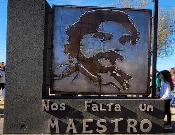 SUTEF convoca a las Marchas de Antorchas a realizarse este sábado 4 de abril en toda la provincia, en el marco de la jornada nacional de lucha convocada por el Frente Nacional Democrático por la Educación Pública.