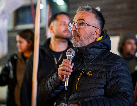 “No hay ninguna medida concreta que diga vamos a recaudar tanto, no quieren ponerlo en salarios para ponerlo en la escuela, entonces eso es denigrar”, indicó el titular del SUTEF, Horacio Catena. Fotos: Prensa SUTEF.