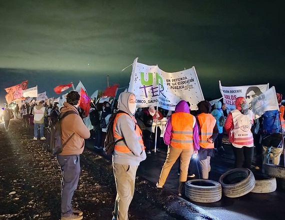 UnTER convocó a un Congreso para el miércoles en Fernández Oro, donde se definirá la continuidad del plan de lucha. No se descarta que las bases impulsen una profundización de las medidas si no hay avances en la negociación.