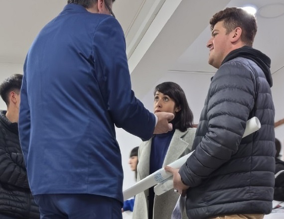 “Este espacio (LLA) no solo es responsable del cierre de 17 programas educativos nacionales, sino que lleva adelante un recorte presupuestario sin precedentes en la historia de nuestro país”, remarcó el SUTEF.