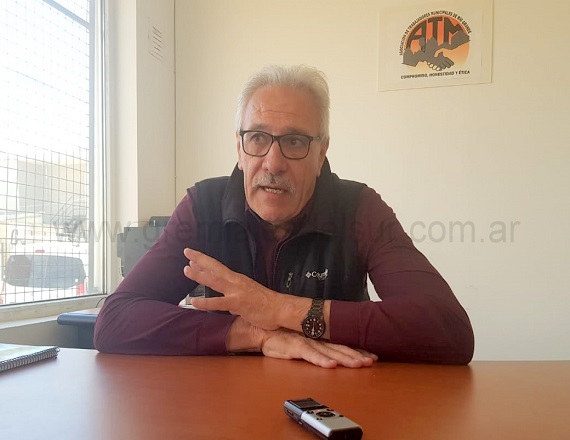 “El Municipio está evadiendo aportes y contribuciones a la seguridad social, esto es Caja de Jubilaciones y Obra Social, por $160.000.000 mensuales. Piensen lo que les estoy diciendo, evasores a la seguridad social”, remarcó Walter Luciani.