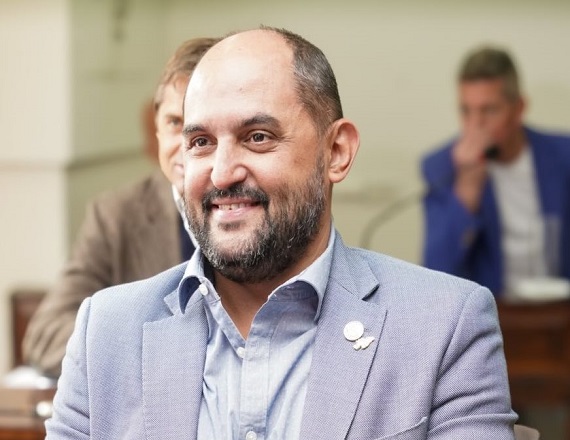 “Resulta vergonzoso que, siendo Legislador desde 2019, Greve no haya tocado ni una coma del paquete de leyes de ajuste de Bertone, gestión que, además, licuó la deuda de 208 millones de dólares”, resalaron desde la Vocalía de la OSEF.