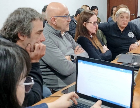 La propuesta salarial presentada por el Gobierno provincial fue: 3,5% en mayo 2026; 4% en julio 2026. Las entidades sindicales solicitaron un cuarto intermedio para el día jueves 14 de mayo.