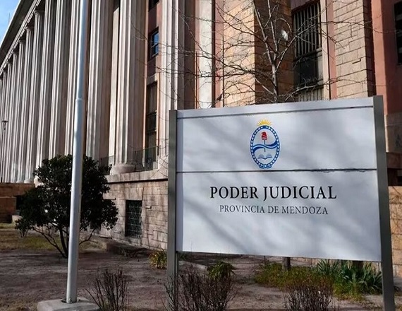 La decisión de la justicia de Mendoza actúa como un precedente importante, ya que el empleado fue cesanteado en agosto de 2023; es decir, casi tres años antes de la aprobación de la nueva legislación.