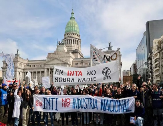 “El Gobierno está actuando al margen de la ley en su intento de desmantelamiento del INTI. No podemos permitir que existan autoridades que pretendan estar por encima del Congreso”, señaló el titular de ATE, Rodolfo Aguiar.
