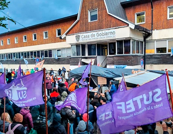 El SUTEF informó que del martes 26 al jueves 28 de mayo habrá asambleas o desobligaciones internas para realizar mandato sobre la propuesta del Ejecutivo. La conducción del gremio ya adelantó que lo considera insuficiente.