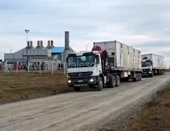 La situación es grave, no solo por los puestos de trabajo que se van perdiendo, sino porque están en riesgo determinadas operaciones claves en la producción de petróleo y gas en los yacimientos y en las plantas correspondientes.