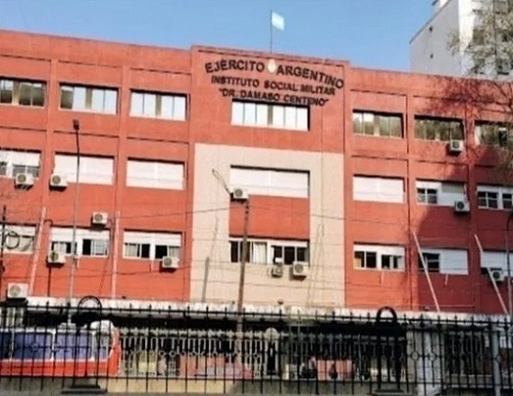 En los institutos militares un Preceptor de Nivel Superior percibe alrededor de $400 de bolsillo, mientras que un Preceptor de Nivel Medio ronda los $550. Una Maestra de Grado apenas alcanza los $570 con un bono de $150.000.