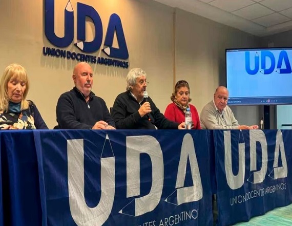 La UDA advirtió que no se puede diseñar la política educativa “de espaldas a los trabajadores”, y remarcó que, “sin inversión educativa suficiente no hay igualdad de oportunidades, no hay justicia social, y no hay futuro posible