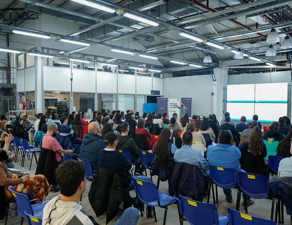 Cada encuentro incluyó tres bloques temáticos abiertos a la comunidad: el Sistema de Riesgos del Trabajo y Comisiones Médicas, la Gestión de la Emergencia y Protección contra Incendios, y Primeros Auxilios.