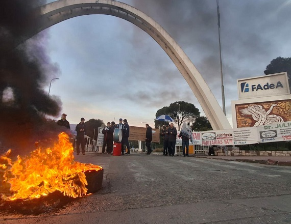 Los trabajadores reclaman una recomposición salarial desde hace dos años. También demandan por la firma de contratos con la Fuerza Aérea y la necesidad de avanzar con acuerdos internacionales vinculados a la fabricación del avión Pampa.