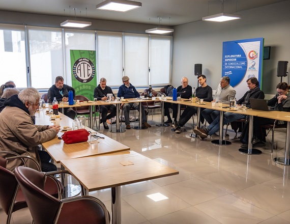 “No vamos a frenar el industricidio provocado por Milei si las peleas las damos por separado. Esta reunión es muy importante porque nos permitirá articular entre nuestros sectores y unificar las medidas de fuerza”, indicó Rodolfo Aguiar.