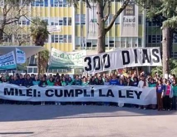 La huelga estará acompañada por jornadas de visibilización, movilizaciones y clases públicas, en reclamo por el cumplimiento de la Ley de Financiamiento Universitario, y recuperación del poder adquisitivo de docentes y nodocentes.