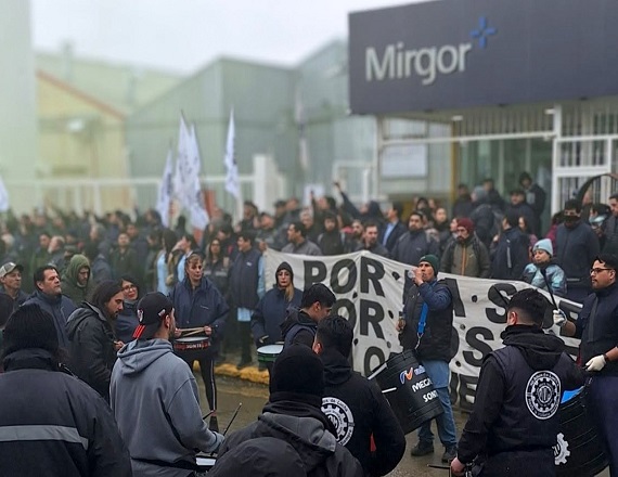Mirgor habría asumido el compromiso de pago del “premio por productividad”, y desde este 31 de agosto, habría dispuesto el ingreso a las plantas fabriles de 10 de Delegados del total de 25 a los que Mirgor les negaba ingresas a las fábricas.