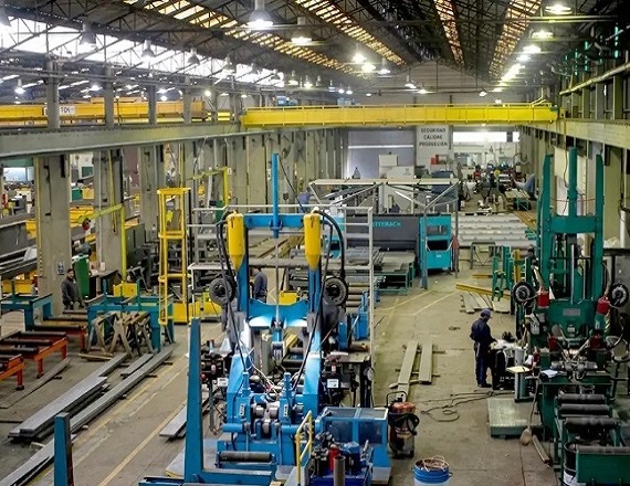 Los trabajadores expresaron en redes sociales su tristeza por el cierre de una empresa que durante más de cinco décadas fue un símbolo de la industria del acero en la región.