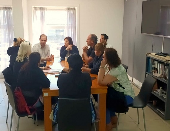 El acuerdo alcanzado apunta a regularizar la situación prestacional, garantizar la continuidad de las prestaciones de acompañamiento terapéutico, y avanzar hacia una gestión administrativa más eficiente y ágil.