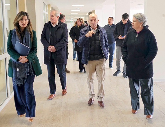 El Ministerio de Educación del Chubut y la Fundación Petroleros Jerárquicos suscribieron un convenio para la asignación de los recursos humanos docentes necesarios para el funcionamiento de la futura institución.