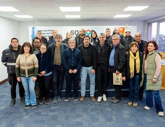 La presencia de representantes de distintas provincias permitió abordar una mirada federal sobre la actividad, sus necesidades y las condiciones en las que se desarrolla el trabajo de los trabajadores viales en los diferentes territorios.