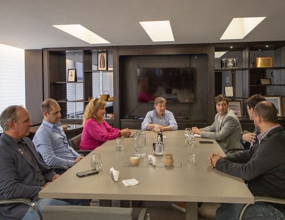 “Esto representa un gran avance para la gestión, al posibilitar que los afiliados tengan acceso a la medicación a través de una empresa que cuenta con más de 300 sucursales en el país”, indicó el titular de la OSEF, Gustavo García.
