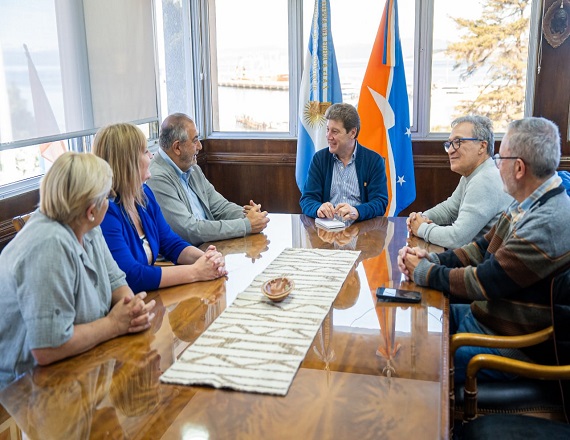La reunión se desarrolló en el marco de la visita de dirigentes sindicales nacionales que llegaron a la provincia para la normalización de las regionales de la CGT en Ushuaia y en Río Grande.