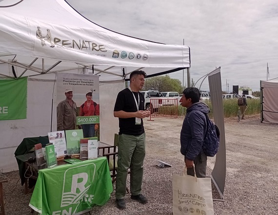 Durante el encuentro, el organismo difundió el Programa de Empleo Rural (PER) y la Certificación Empresarial de Prácticas Laborales Sostenibles (PLS), entre otras acciones.